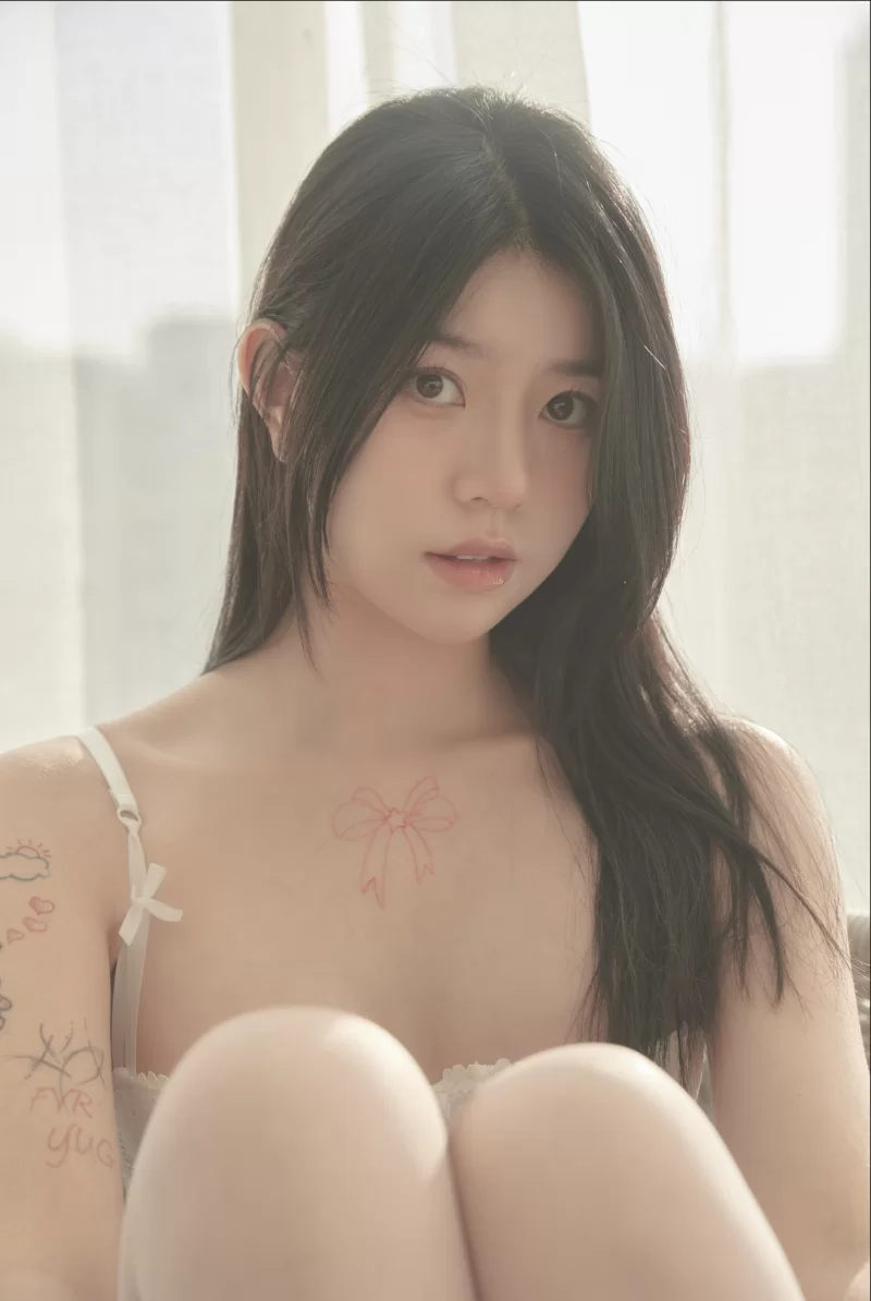 国产模特 鱼神(魚神)美女微密圈写真图片合集106套【npnv+7.85g】