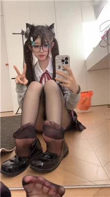 国产 抖音萌妹 心碎美洋洋/芙仔 给你看内裤骚舞 JK自摸诱惑福利【27V+105p+2.6g】