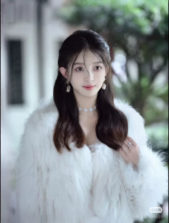 有撸点 小红书美女ai去衣4秒小视频【250视频+350mb】