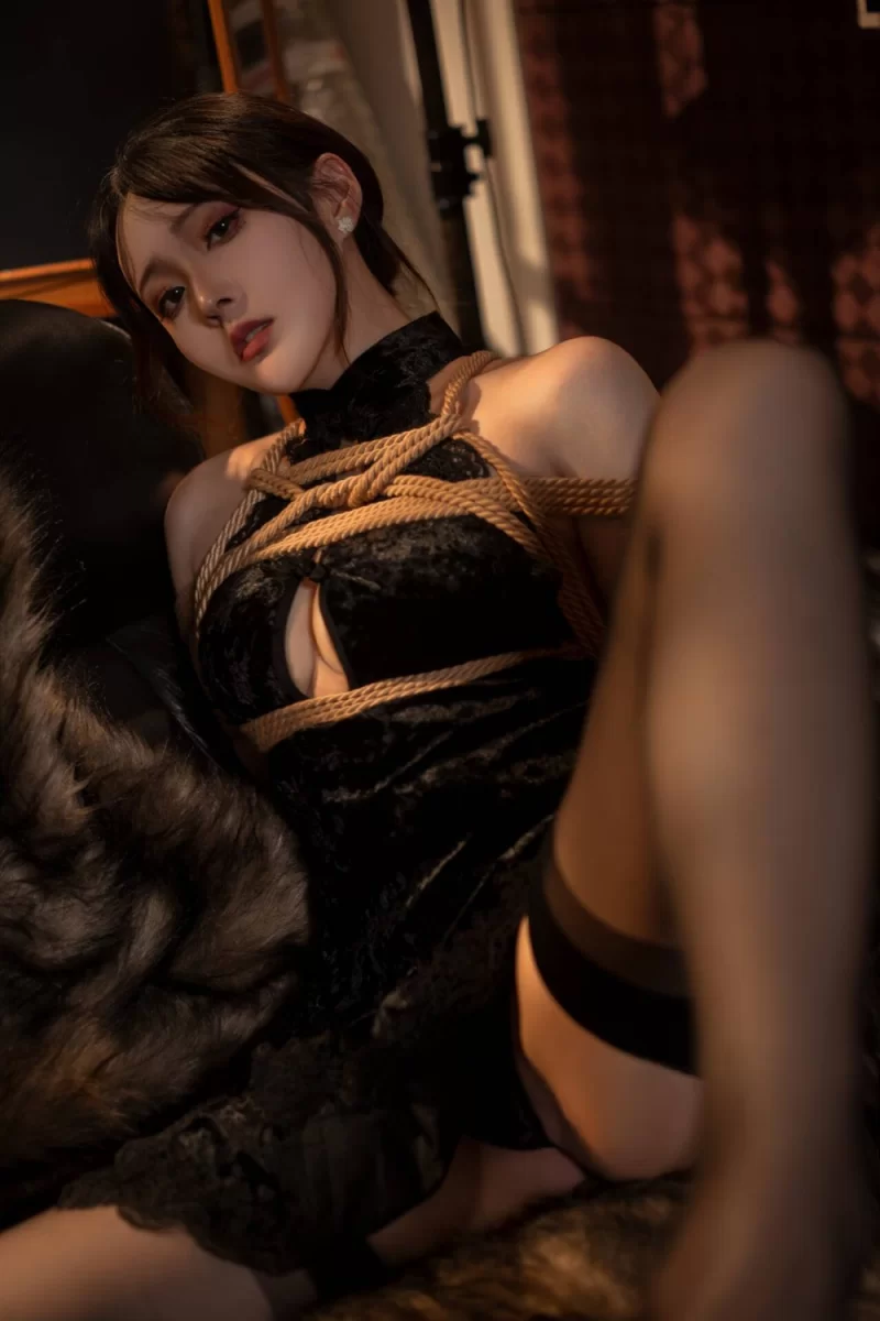 国产coser Natsuko夏夏子 – 束 [60P-427MB]【60P+427M】