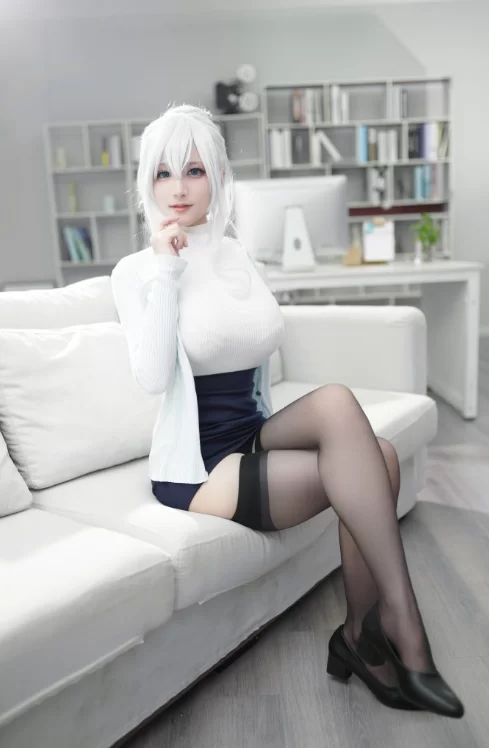 国产coser 幼愛youmeko - 未亡人雪女 70P-585M【70P+585M】