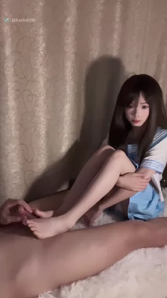 合法萝莉 高颜值清纯jk少女,嫩足黑丝足交侍奉，各种体位爆艹无毛【1+800M】
