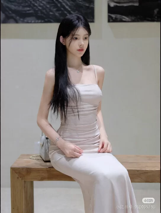 有撸点 小红书美女ai去衣4秒小视频【250视频+350mb】