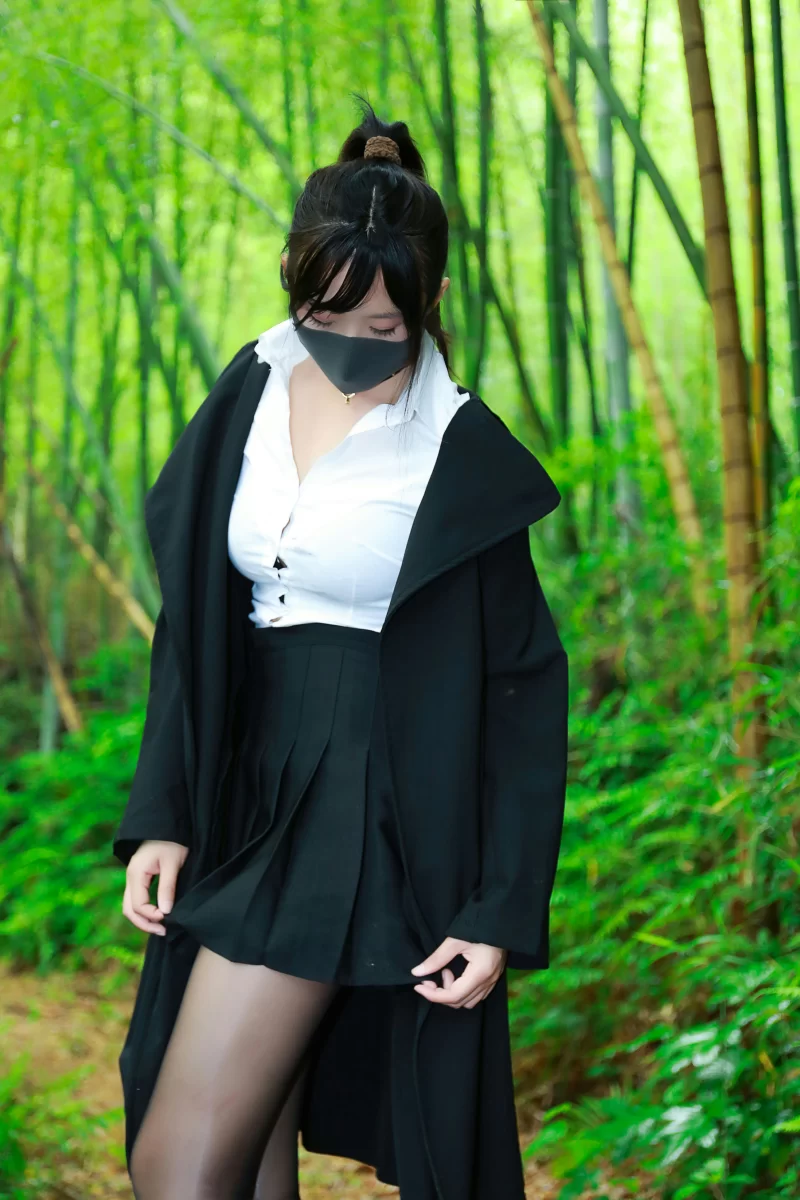 李佳 NO.010 黑百褶裙森林 [58P-347MB]【58P+347MB】