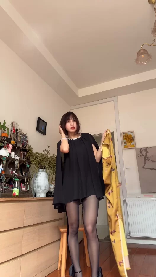 国产主播 抖音美腿直播（此意寄昭昭）2025.4.14【2v+1.7G】