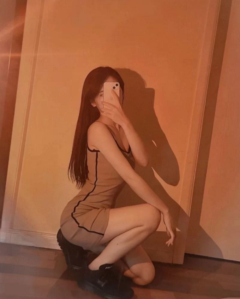 美女御姐 云盘泄密，舞蹈系高颜值反差大学生[刘子群]不雅自拍【52P5V+1.2G】