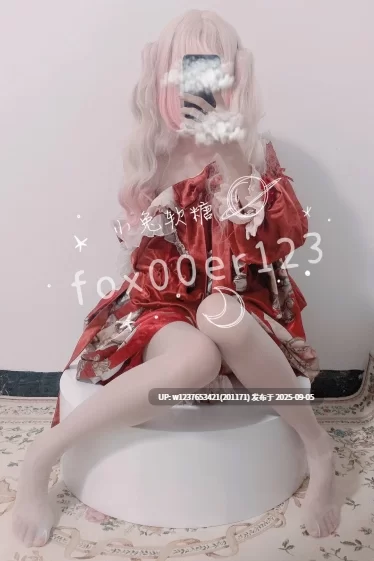 自拍 贫乳萝莉福利姬小兔软糖私拍福利【1+2.18g】