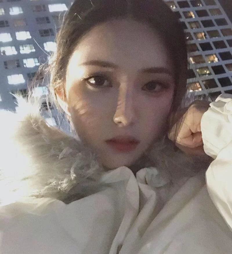 自拍 大学高颜值校花借贷裸偿大尺私拍流出❤️极品裸体展示，外加5位学妹裸偿【1+690m】