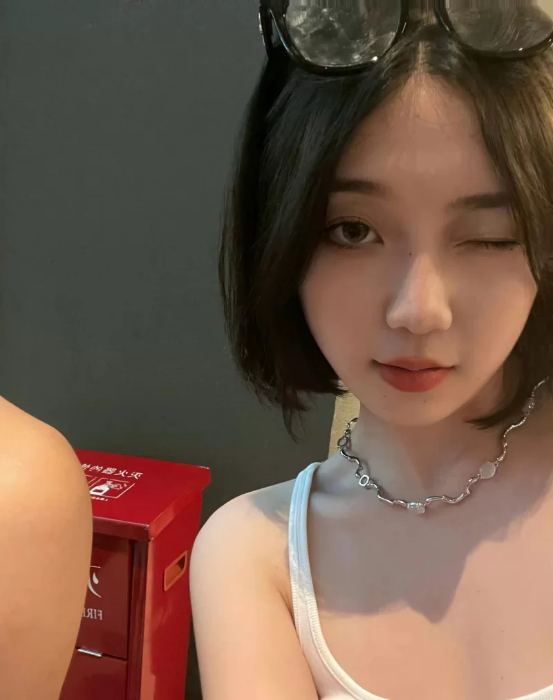 都市校园 我与已是人妻的高贵风骚女同学的狂暴性爱【+100k】