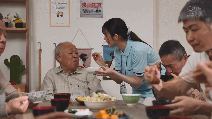 强迫 EBWH-267温柔人妻护理师被老头们贪图雪白的肉体 浓厚16P乱交【1v+5.17G】