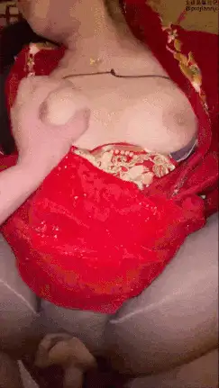 自拍 爱喷水的亲姐姐红纱婚纱汉服姐姐勾引我，一气之下狠狠操了她【1+580m】