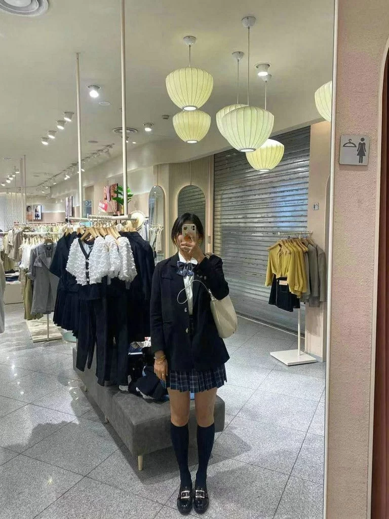 91大神 [前女友]女友劈腿分手后报复流出 学校几年私密记录【8V+48P+637M】