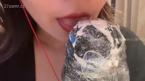 ASMR xixi刚眯着 舔麦克风酸奶【1v+344m】