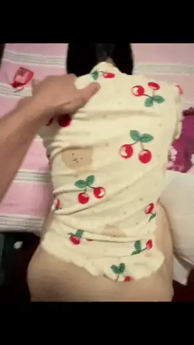 自拍 苏州世贸人妻薛千身材性感火辣婚后欲求不满出轨小鲜肉 【4p+1v+394M】
