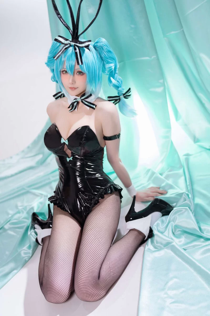 Cosplay 星之迟迟 Vol.233 初音未来 兔女郎 [44P1V-342MB][百度网盘]【44P1V+342M】