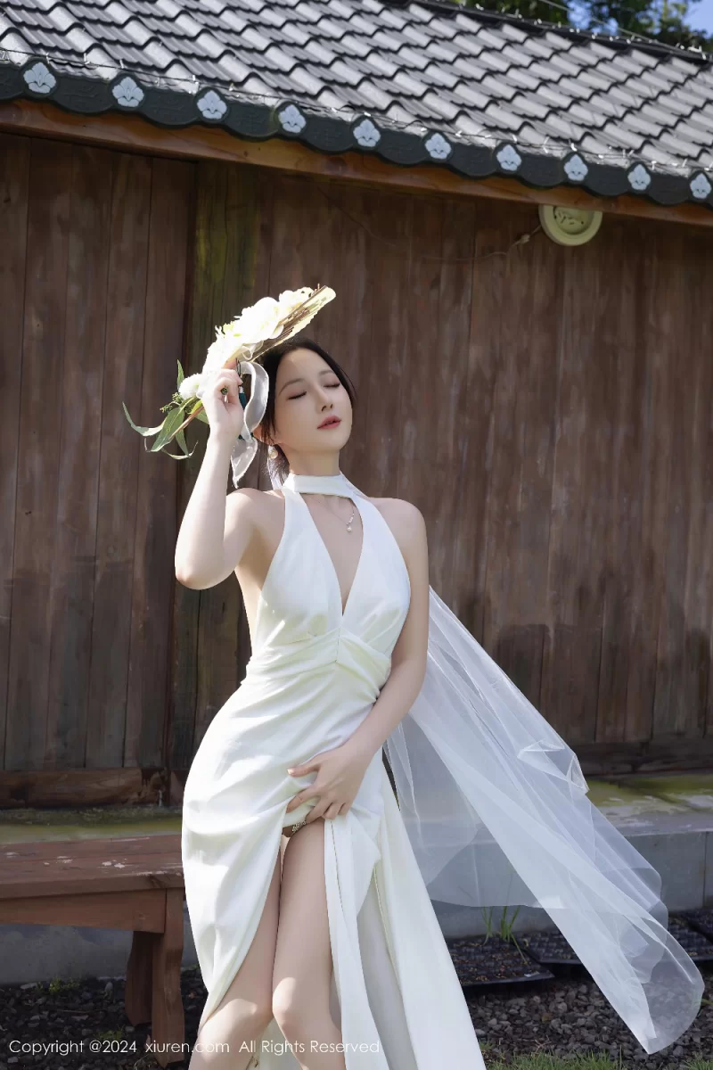 秀人网 鱼子酱 草坪上的白色婚纱【80P+817M】