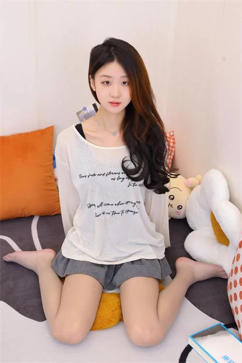 美腿/足控 绮梦摄影-杉杉-性感灰丝超短裙高跟美腿[300P1V-1.9G 百度网盘]【300p1v+1.9G】