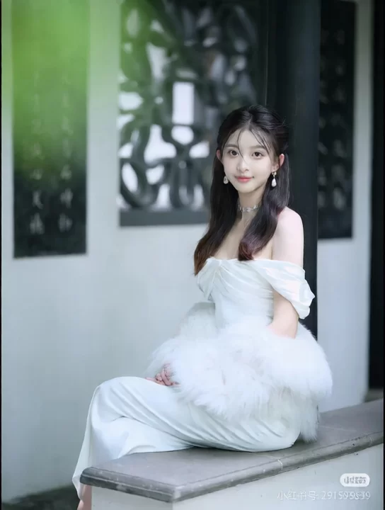 有撸点 小红书美女ai去衣4秒小视频【250视频+350mb】