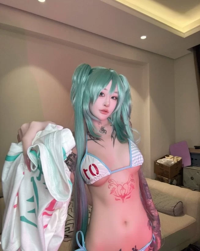 自拍 抖音颜值女神 九条南无 最新会员视频cos初音，全自动高潮姬【1+1.2g】