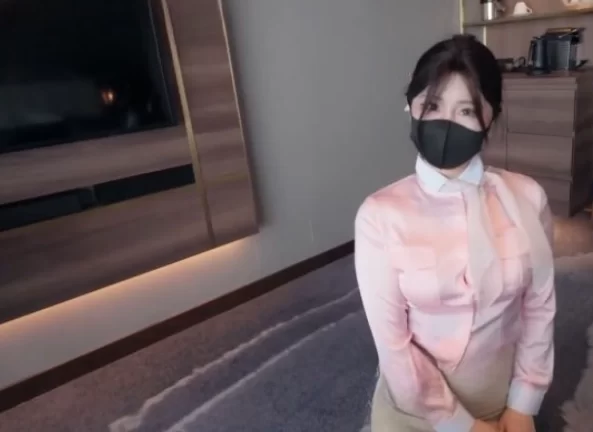 福利姬 糖心Vlog 台北娜娜 空姐制服甜蜜游戏 高跟美腿诱惑后入【1+800M】