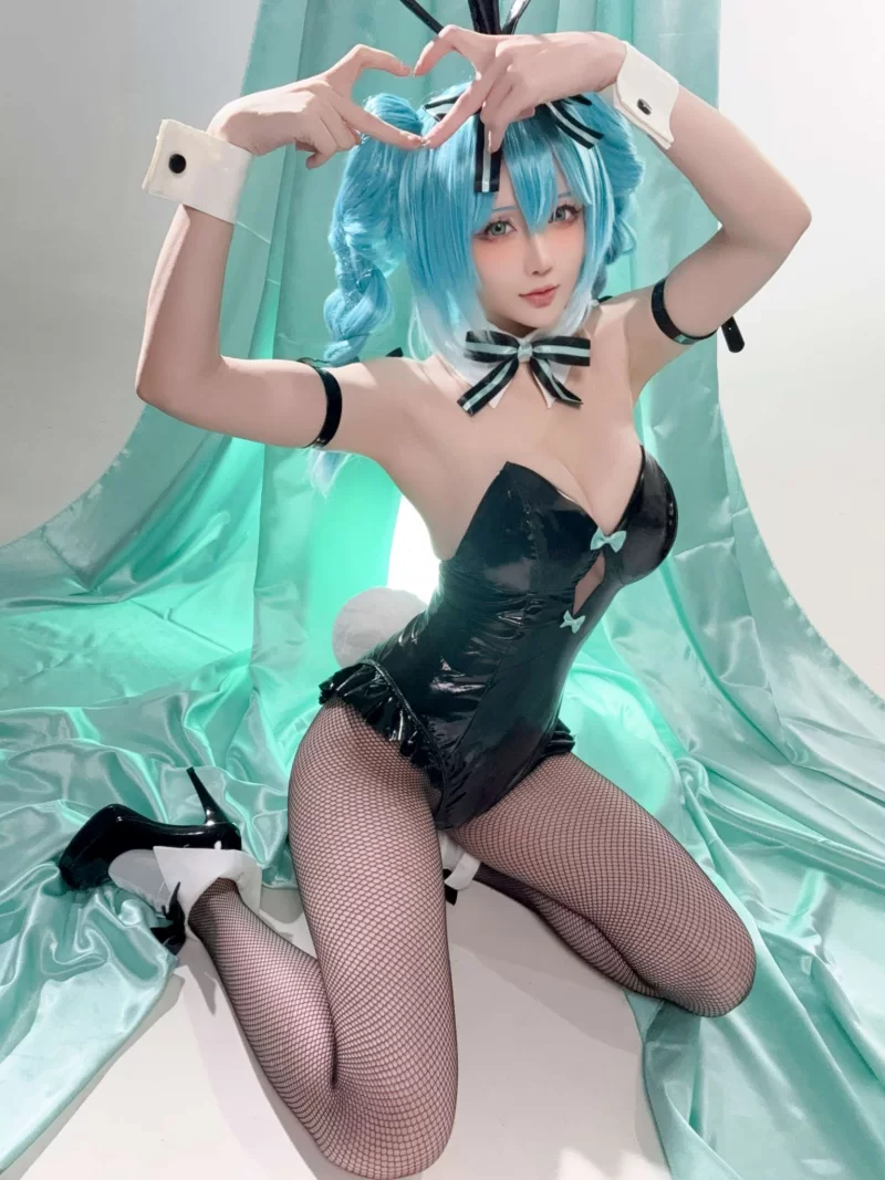 Cosplay 星之迟迟 Vol.233 初音未来 兔女郎 [44P1V-342MB][百度网盘]【44P1V+342M】