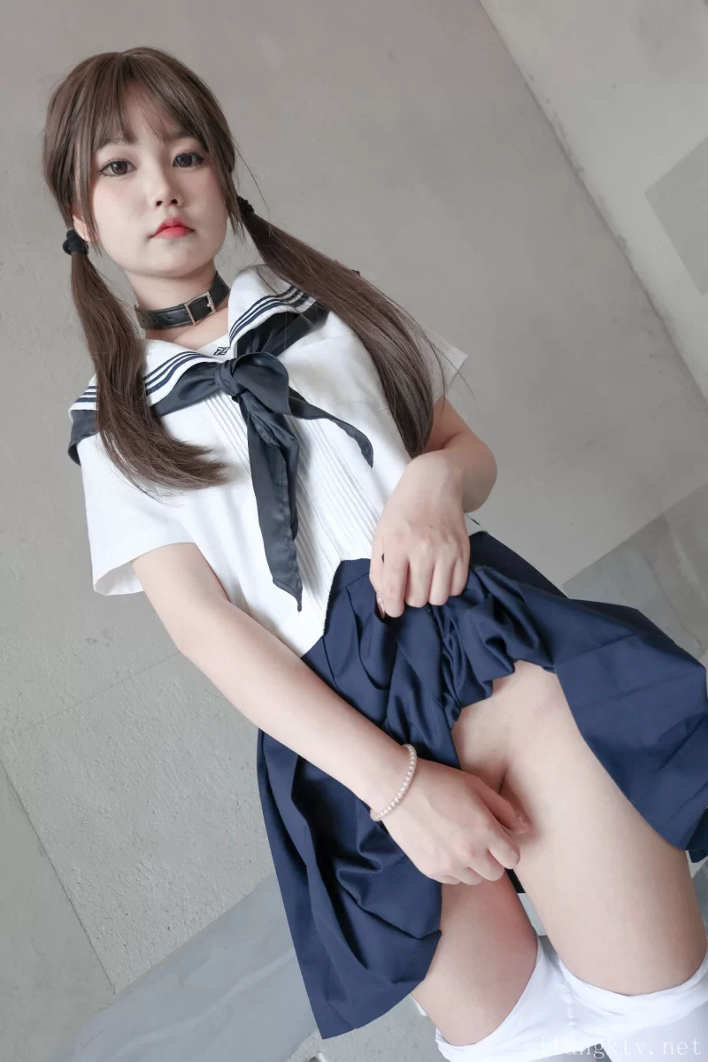 女大学生 可爱的高颜值露脸小妹妹户外露出【111P2V+111M】