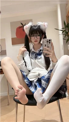 国产 抖音萌妹 心碎美洋洋/芙仔 给你看内裤骚舞 JK自摸诱惑福利【27V+105p+2.6g】