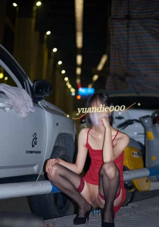 自拍 鸳蝶 – 短发萝莉 户外露出 vip私拍福利【1+220m】