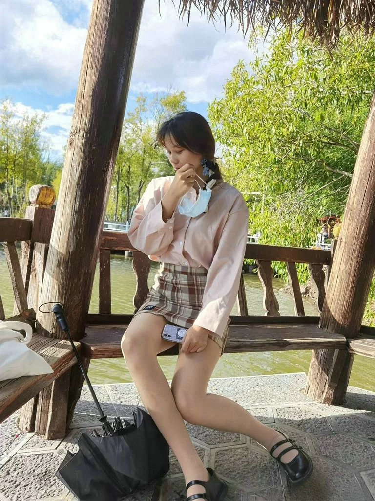 91大神 [前女友]女友劈腿分手后报复流出 学校几年私密记录【8V+48P+637M】