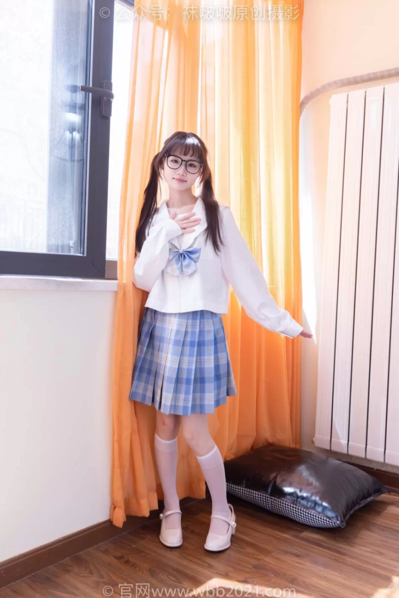 国产模特 袜啵啵 578期：甜甜圈-两双高跟鞋、薄黑丝、裸足、jk制服【1v，149p+5.9G】