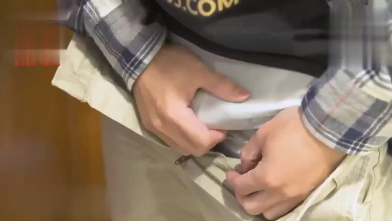 熟女少妇 麻豆传媒MCY0185发情的妈妈勾引儿子的朋友苏语棠【v1+220m】