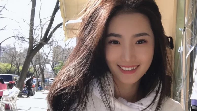美女御姐 北京嫩模瑶瑶御姐范和男友玩裸体性爱厨房一边做菜一边【2+661MB】
