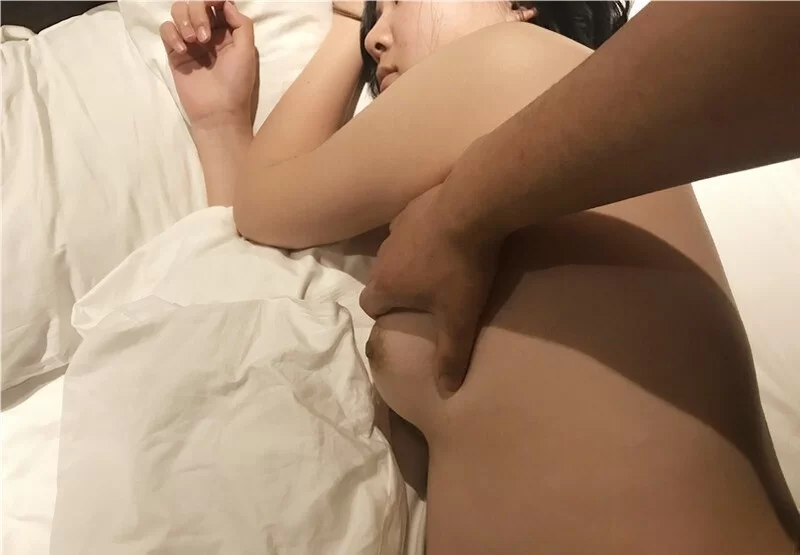 91大神 01年的下属女助理潜规则❤️首次开发她的肛门屁眼塞珠子【91P+15V+737M】