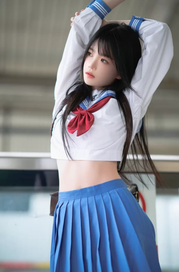 腿控足控 桜桃喵_地铁JK [33P]【33P+400m】