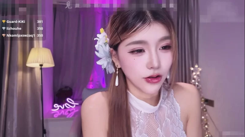美女御姐 Stripchat极品尤物[Kiki-2025]8.24精华剪辑【1V+746MB】