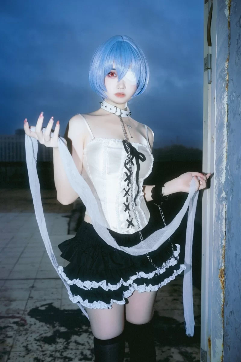 国产coser 洛桑w伊梓  雨后天台[35P-694M]【53P+694M】