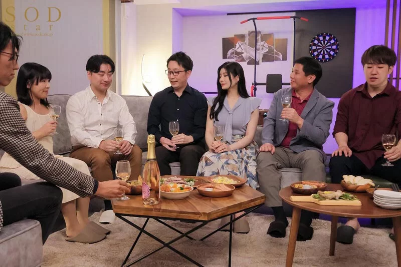 3p/多p 搬到高級塔公寓的新妻子成為有錢男人們的愛好的目標被諂媚性玩具化。【1v+6.04g】