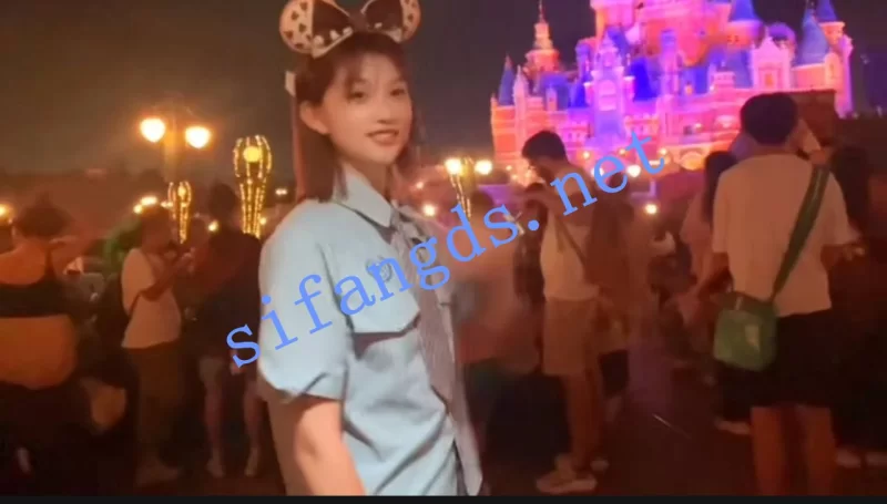 自拍 [核弹]顶级大师[狮子座]至尊版内部 清纯两露脸学妹啪【2V+1.56G】