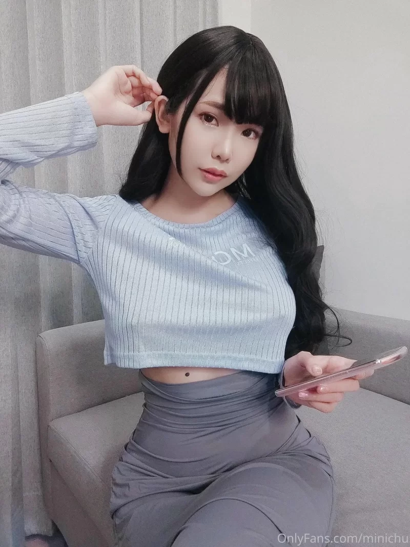 国产coser 步兵|宝藏巨乳Minichu@Devil Rosaria+私拍合辑【679p+170m】