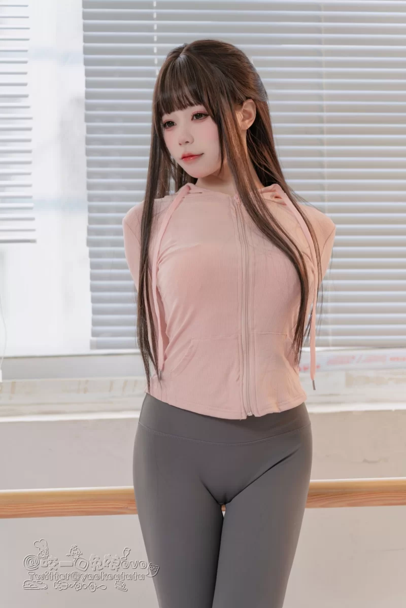 福利姬 福利姬 创可贴美少女|咬一口兔娘的生活与cos写照大合集1【1085p+280m】