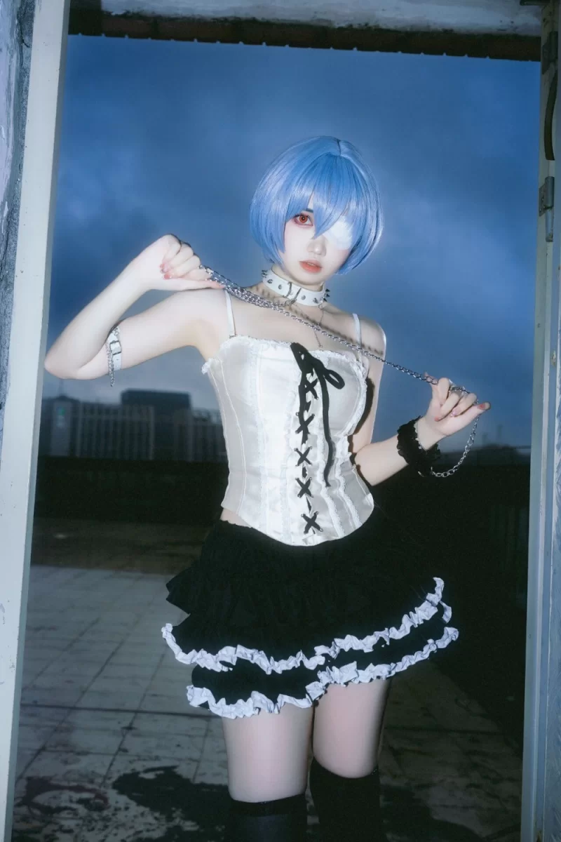 国产coser 洛桑w伊梓  雨后天台[35P-694M]【53P+694M】
