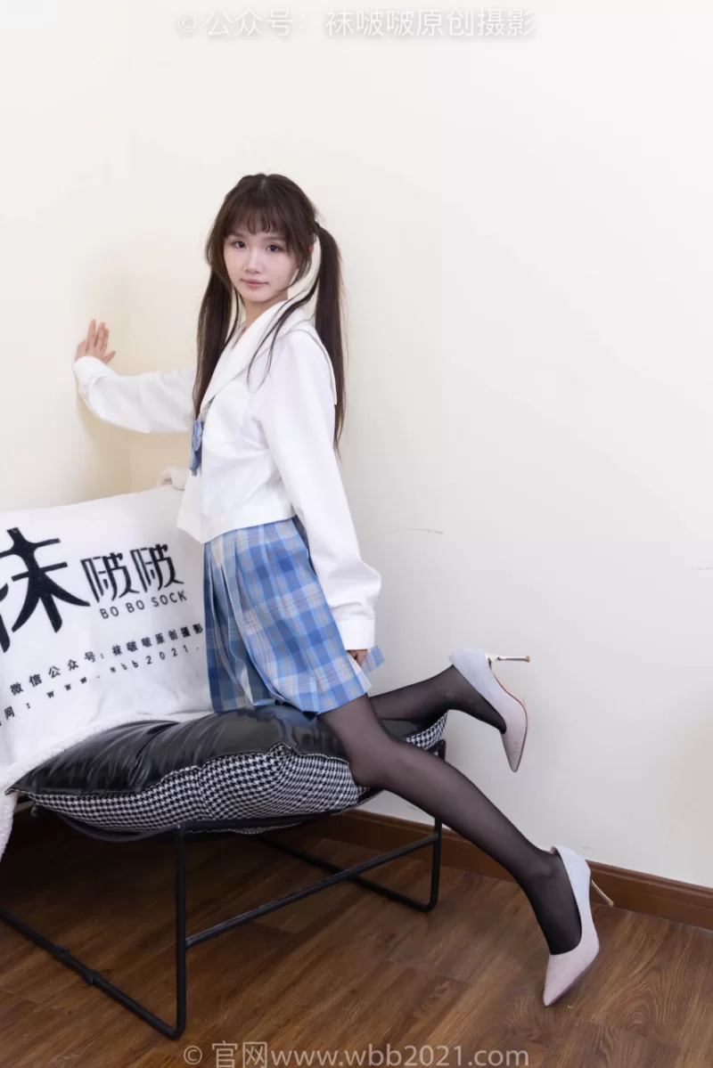 国产模特 袜啵啵 578期：甜甜圈-两双高跟鞋、薄黑丝、裸足、jk制服【1v，149p+5.9G】