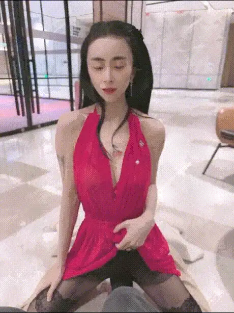 自拍 户外露脸露出调教 尿液泡面 玩的超开！端庄高雅的女神当【nv+2.71g】