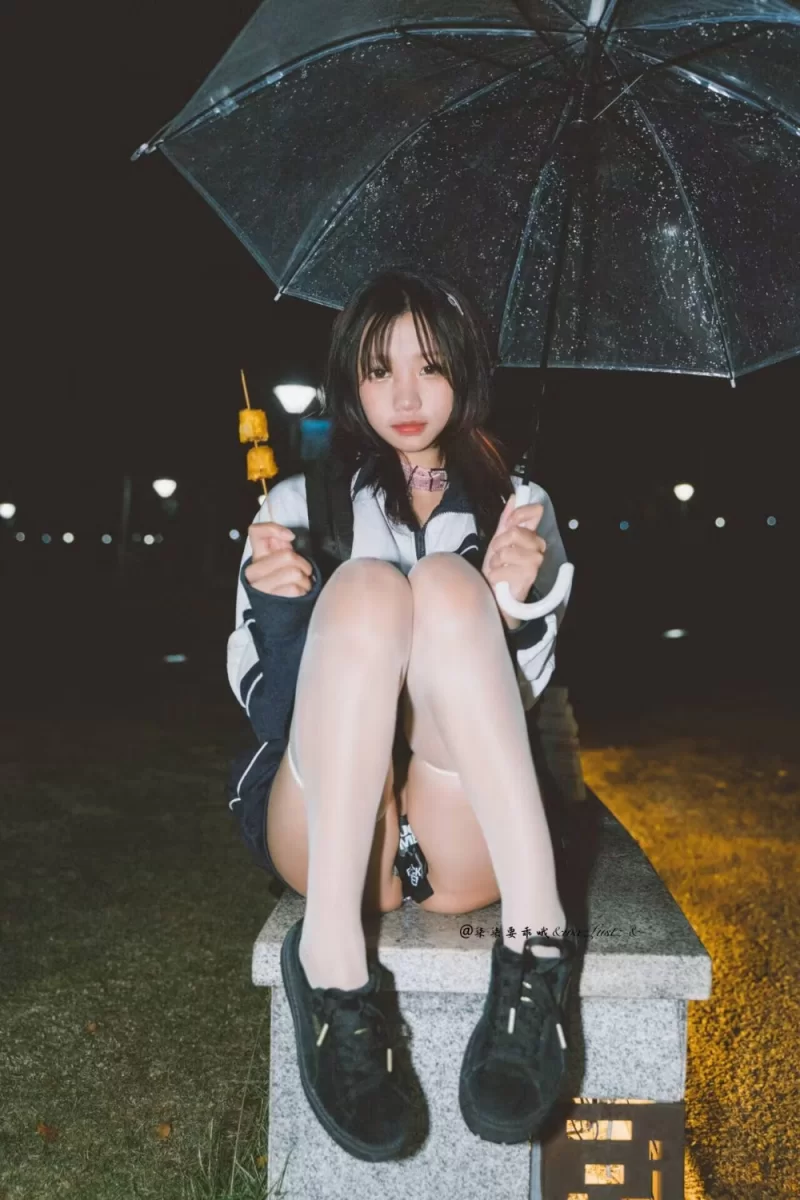 国产coser #柒柒要乖哦_校服 [42P+1V-376MB)【42P1V+376M】