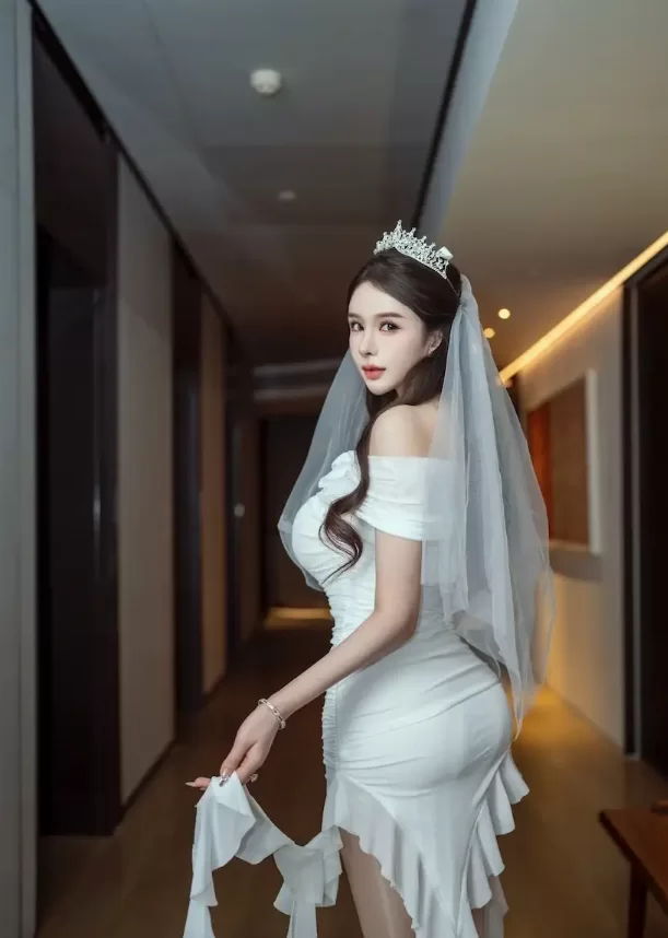 国产模特 秀人网李丽莎核弹巨乳超大尺度婚纱4.7G【1+4.7G】