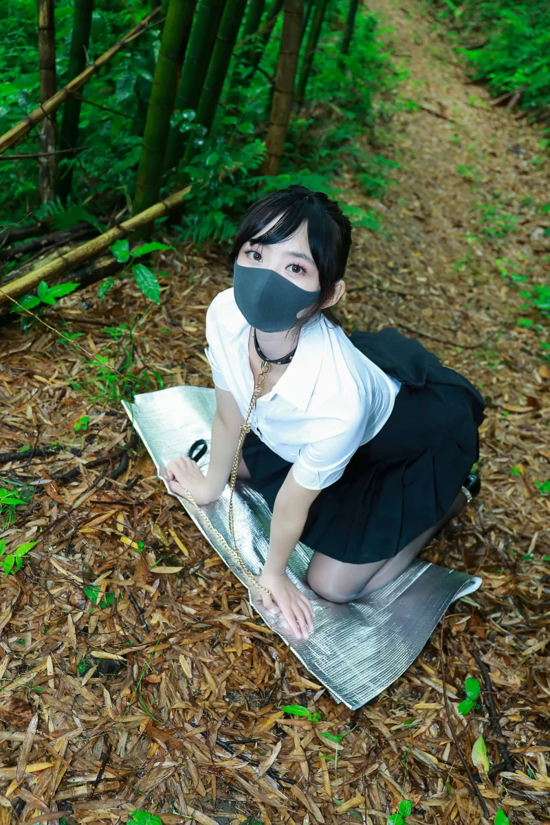 李佳 NO.010 黑百褶裙森林 [58P-347MB]【58P+347MB】
