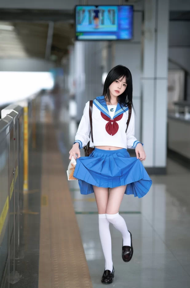 国产coser 桜桃喵 - 地铁JK 33P-304M【33P+304M】