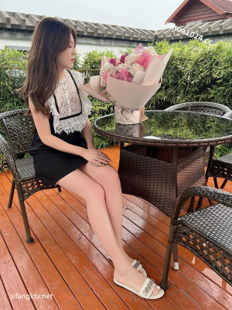有剧情的 美女同事被大佬各种玩弄调教后抛弃后曝光泄愤【25v+700m】