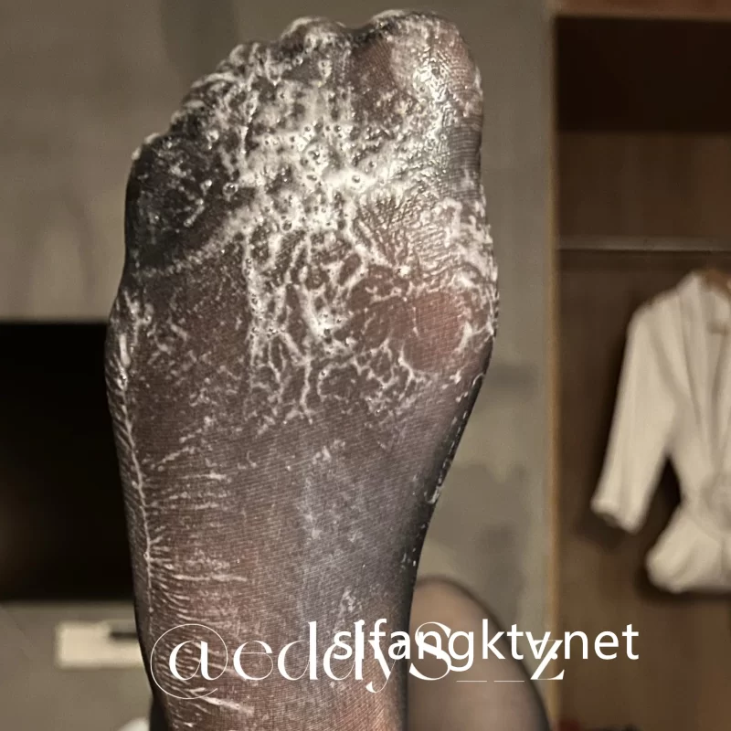 腿控足控 绝版资源 推特极品eddy_z/eddy_112233早期足交榨精视频【101P82V+3.5GB】