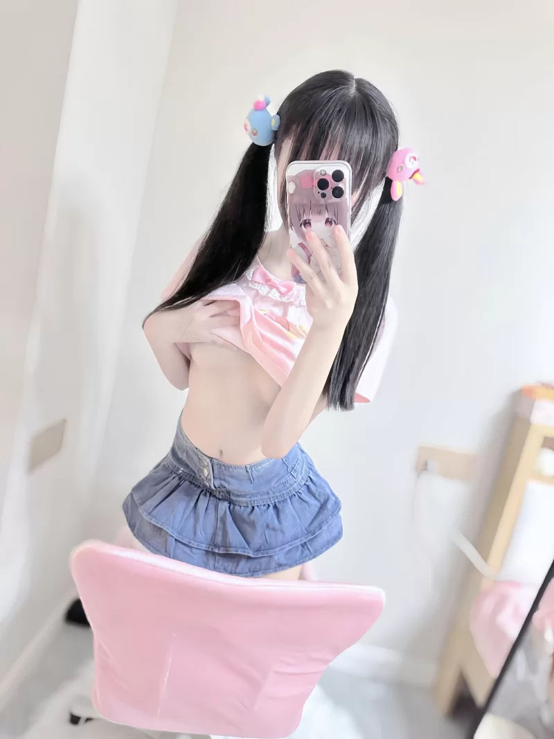 福利姬 可爱小萝莉白虎妹向小喵【155P7V+42.4M】